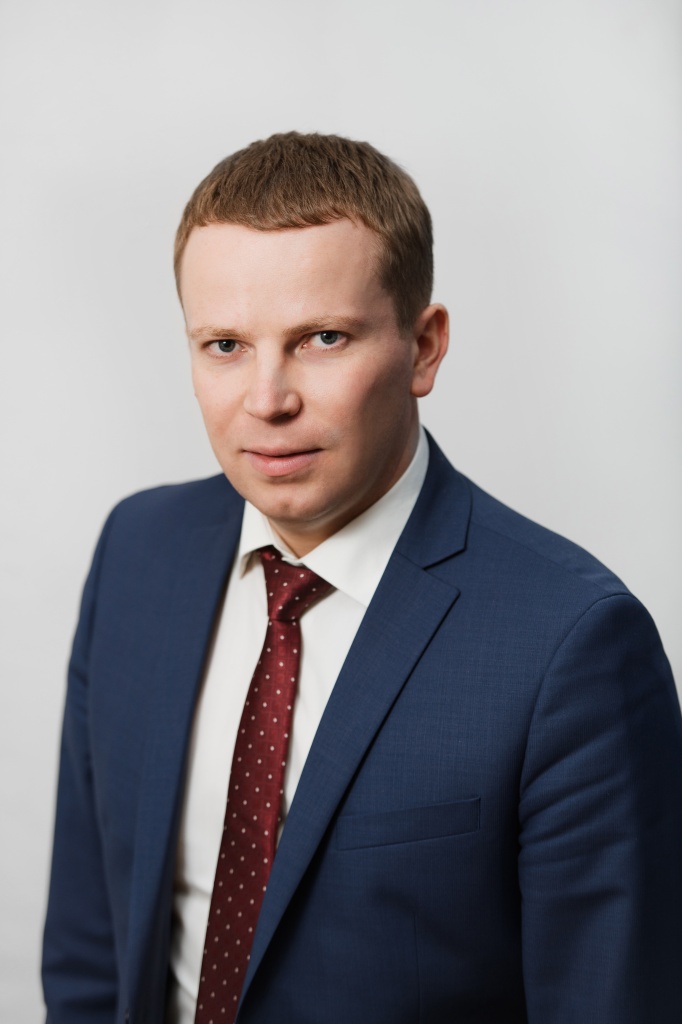 2_технический директор-первый заместитель генерального директора Бажинов Алексей Николаевич.jpg